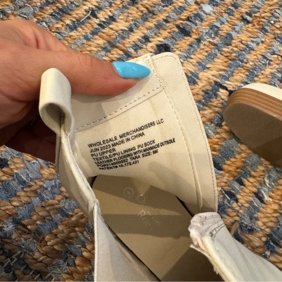 Elegant Cream Ankle Boots with Chunky Heel - Picture 7 of 7